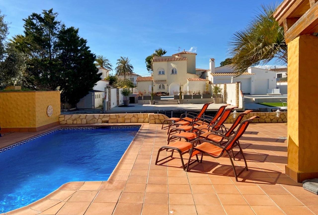Ampuriahome Villa Hosting 15, Pool & Mooring Empuriabrava Ngoại thất bức ảnh